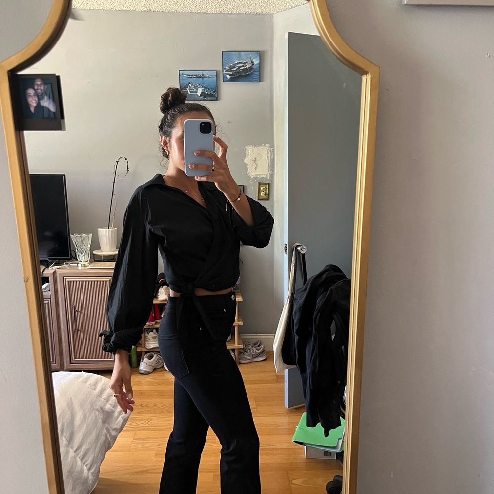 Banana Republic black wrap crop top with collar - Picture 3 of 9